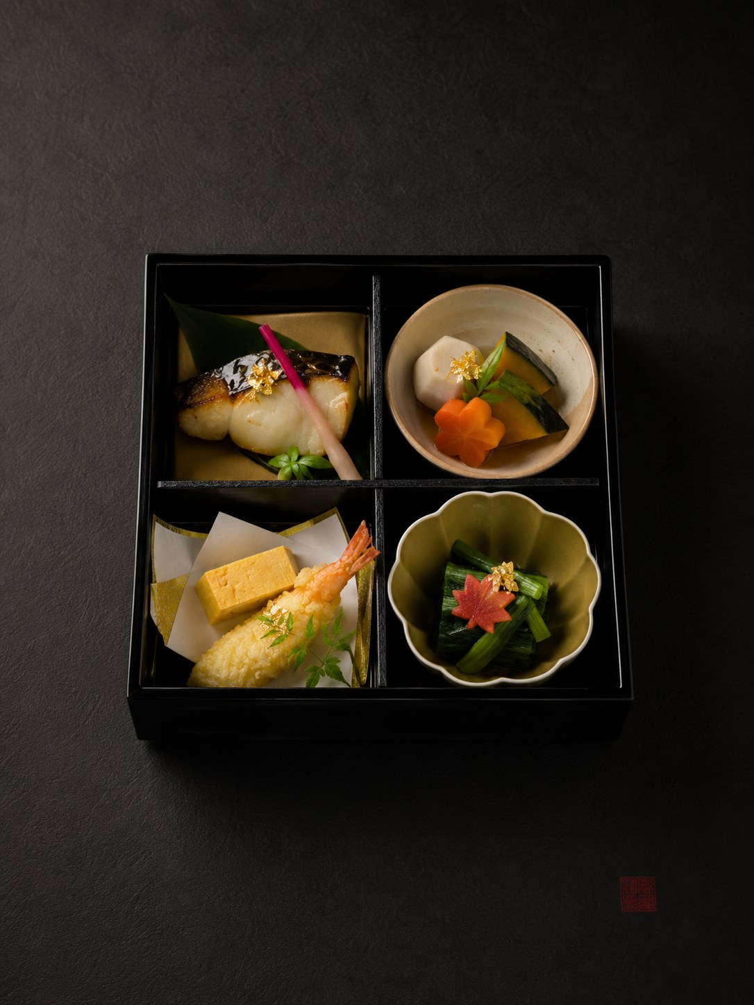 和の高級弁当・お料理の盛り付けイメージ