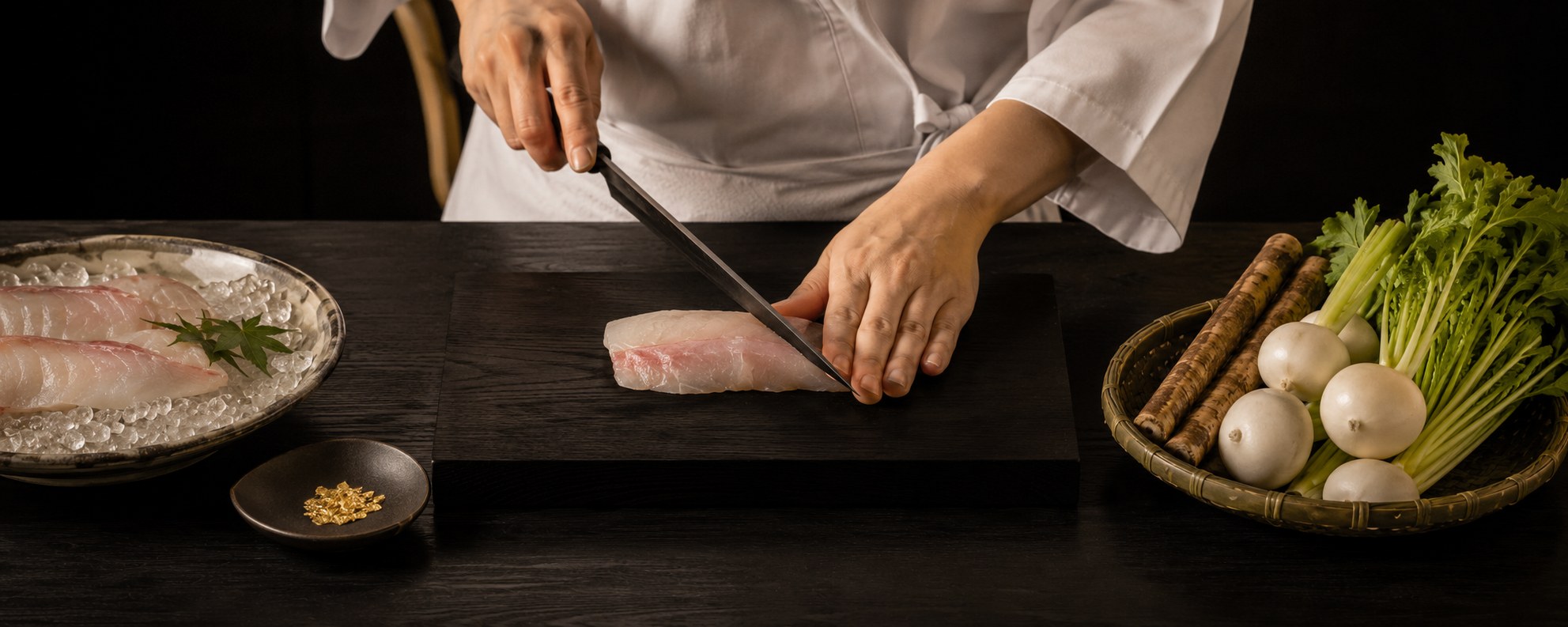 高級食材を仕込む調理風景